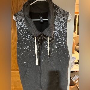 Gray Sleeveless Hoodie Vest
